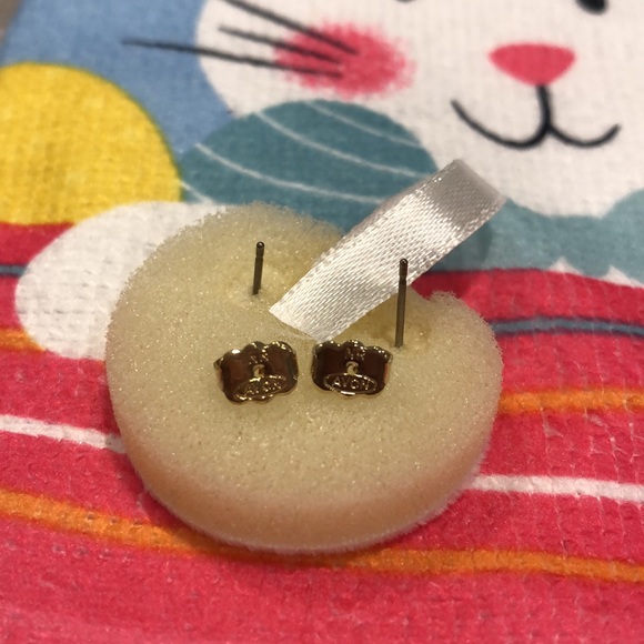 Avon Pearl earrings in the original Easter Egg Box! - Picture 6 of 6